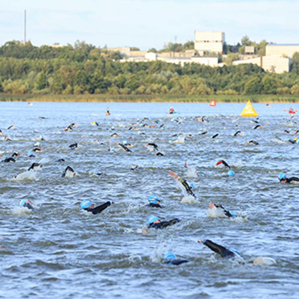 IRONMAN Tallinn athletes swimming