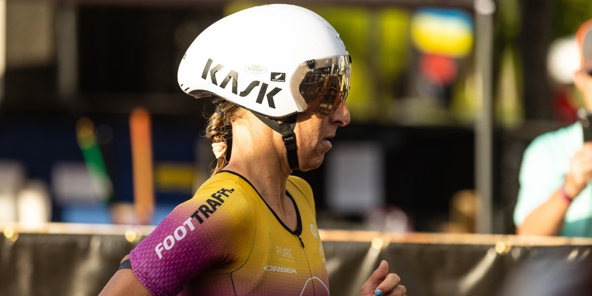 Rebecca Clarke was third out of the water and through T1 at the 2022 VinFast IRONMAN World Championship - Photo Korupt Vision