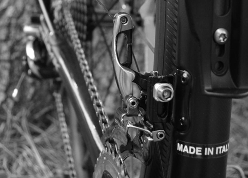 Front derailleur high and low screws